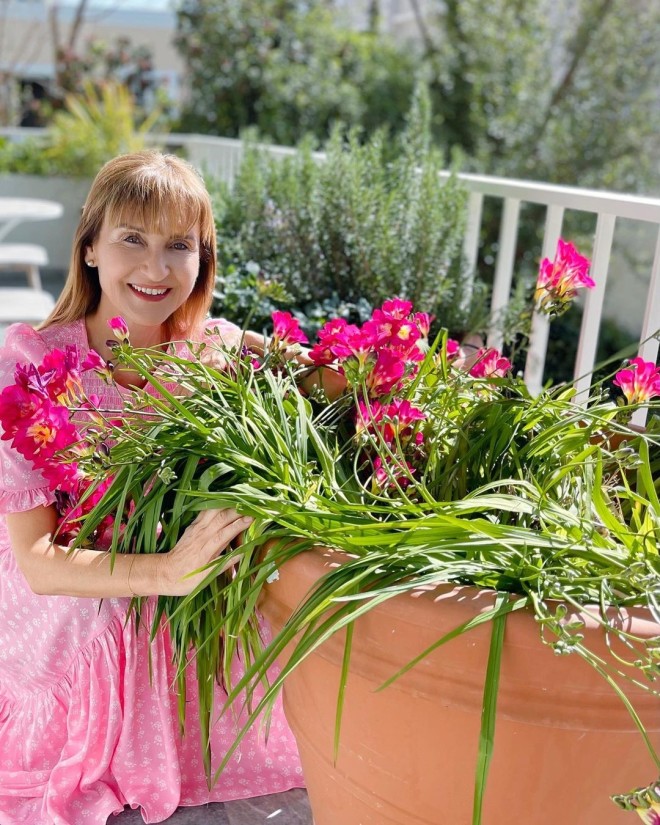 Όπως βλέπουμε και στο προφίλ της στο Instagram, η Μάρα Ζαχαρέα λατρεύει τα λουλούδια!