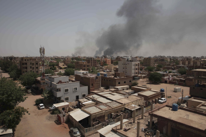 Μαίνονται οι μάχες στο Σουδάν- 97 άμαχοι σκοτώθηκαν στις εχθροπραξίες/  AP Photo/Marwan Ali