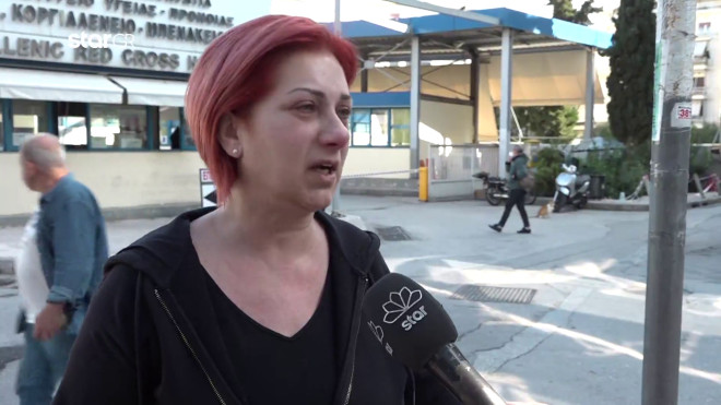 Συγκλονίζει η μητέρα του Δημήτρη που νοσηλεύεται μετά από επίθεση με μαχαίρι στο κέντρο της Αθήνας