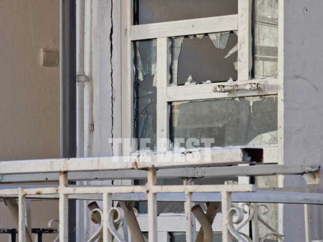 Επίθεση με πέτρες και ξύλα σημειώθηκε στο σπίτι του καθ' ομολογίαν δράστη της δολοφονίας του 63χρονου στην Κάτω Αχαΐα