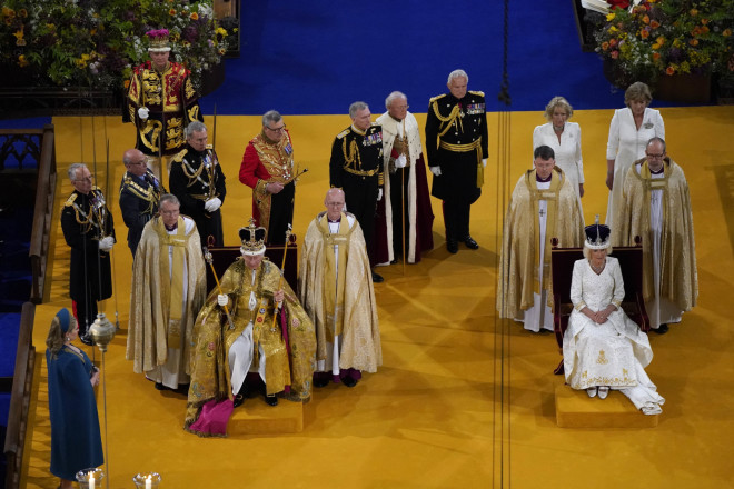  Κάρολος και Καμίλα, επίσημα το νέο βασιλικό ζεύγος του Ηνωμένου Βασιλείου Andrew Matthews/Pool via AP