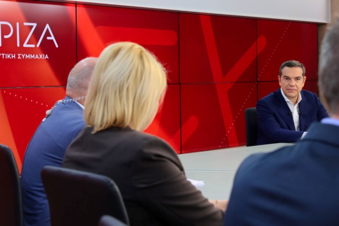 Διακαναλική συνέντευξη παραχώρησε στα περιφερειακά τηλεοπτικά κανάλια ο πρόεδρος του ΣΥΡΙΖΑ, Αλέξης Τσίπρας την Κυριακή 