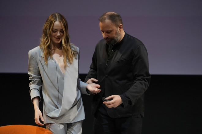 Γιώργος Λάνθιμος και Emma Stone συνεργάζονται για τέταρτη φορά/ φωτογραφία AP