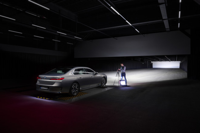 H BMW έφτιαξε νέα εγκατάσταση για τη δοκιμή προβολέων 