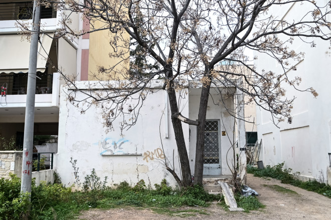 Το εγκαταλελειμμένο σπίτι στο Ίλιον που είχε γίνει το κολαστήριο του 15χρονου/ Eurokinissi Mιχάλης Καραγιάννης