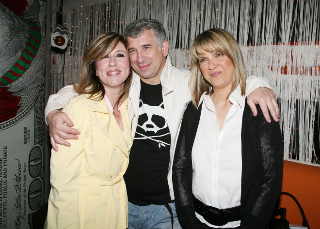 Η Άβα Γαλανοπούλου κι ο Πέτρος Φιλιππίδης με τη σύζυγό του, Ελπίδα Νίνου σε δημόσια τους εμφάνιση το 2007