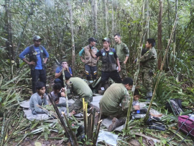 Τα παιδιά εντοπίστηκαν αδυνατισμένα και φοβισμένα στη ζούγκλα από ομάδα αυτοχθόνων - AP