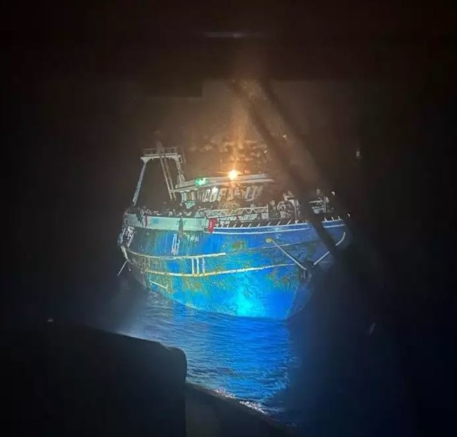 Φωτογραφία ντοκουμέντο από το πλοίο πριν βυθιστεί στην Πύλο