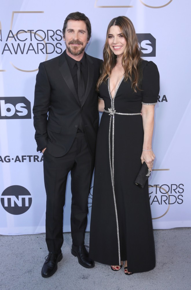 Ο Κρίστιαν Μπέιλ με τη σύζυγό του Σίμπι Μπλάζικ στα SAG Awards το 2019