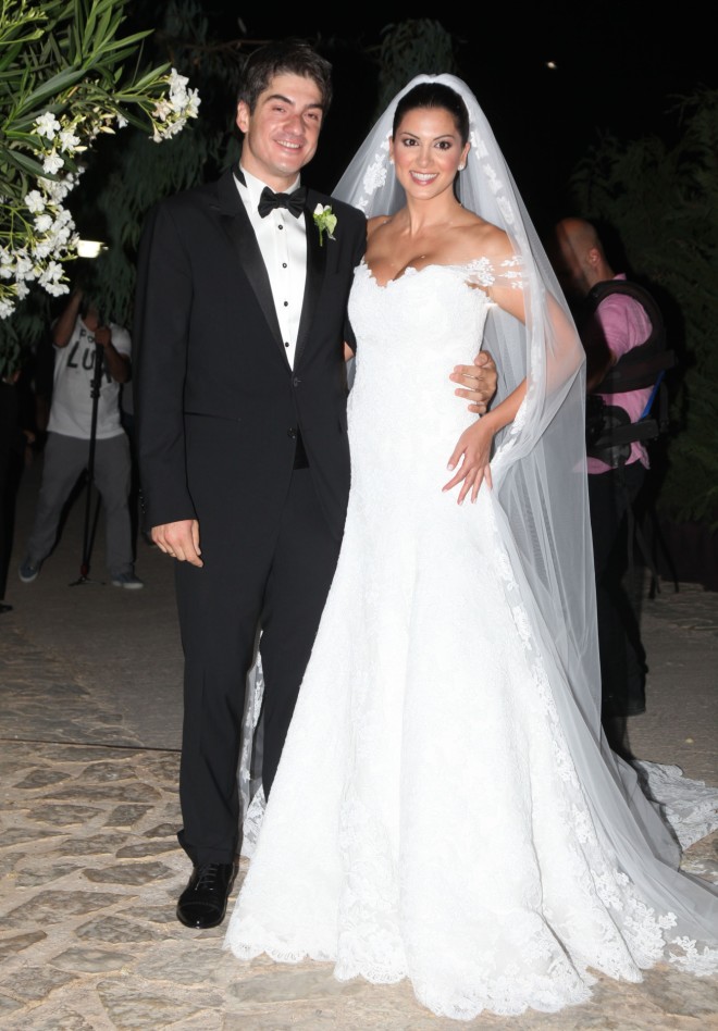 Η Σταματίνα Τσιμτσιλή παντρεύτηκε με δόξα και τιμή τον Θέμη Σοφό τον Μάιο του 2011