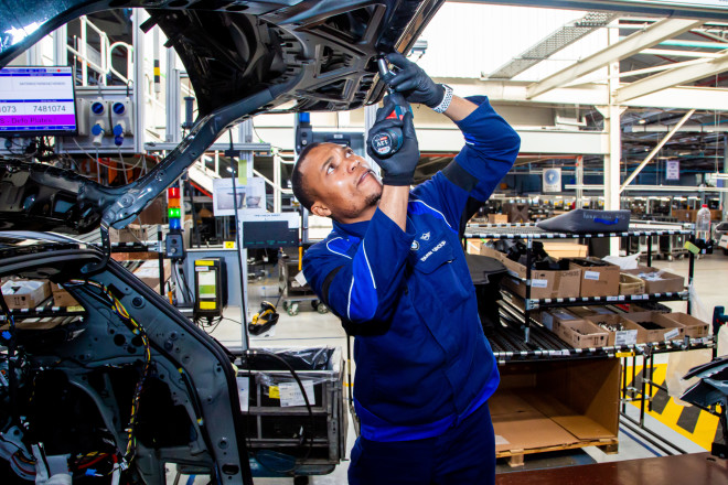Το εργοστάσιο της BMW στην Αφρική μπαίνει στην πρίζα