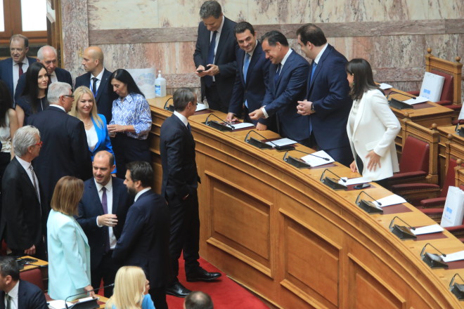 Ο πρωθυπουργός σε πηγαδάκι με υπουργούς της κυβέρνησης/ Eurokinissi Γιώργος Κονταρίνης