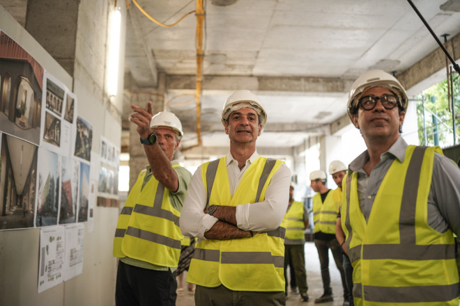 Ο Κυριάκος Μητσοτάκης ενημερώθηκε για την πρόοδο των εργασιών ανακατασκευής του κτιρίου του Μινιόν - Eurokinissi