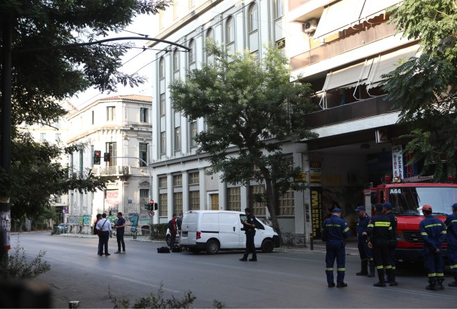 Συναγερμός σήμανε στην αστυνομία από έκρηξη που σημειώθηκε στην Τεκτονική Στοά στην Αχαρνών μετά από τηλεφώνημα για βόμβα - Intimenews