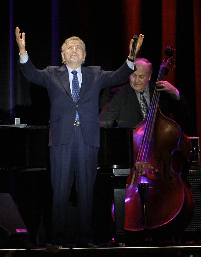 Ο  Tony Bennett τραγουδώντας το «Ι left my heart in San Francisco», 2009/ (AP Photo/Ben Margot, File)