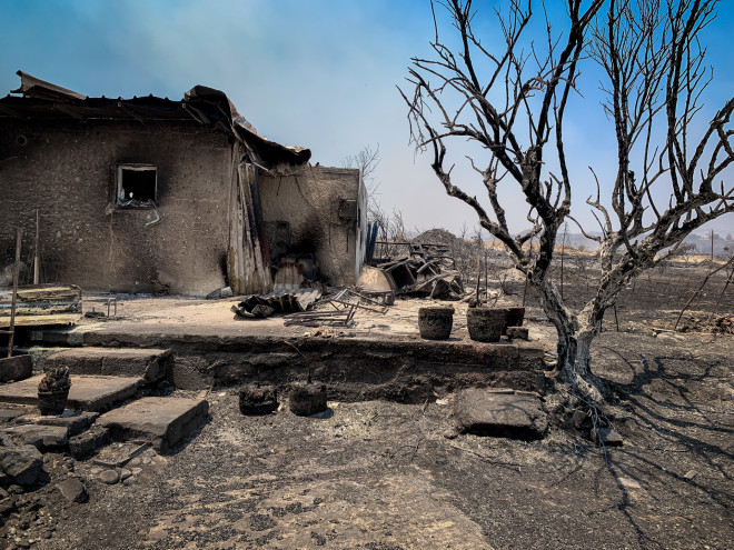 Στη Ρόδο η φωτιά που καίει για όγδοη μέρα έχει προκαλέσει τεράστια καταστροφή - Eurokinissi