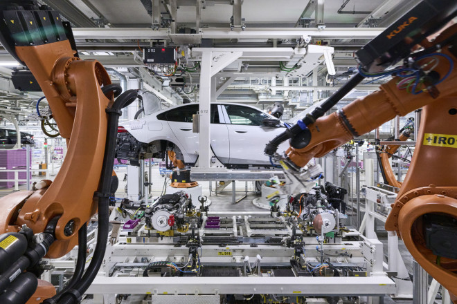 Ξεκίνησε η παραγωγή της νέας BMW Σειρά 5