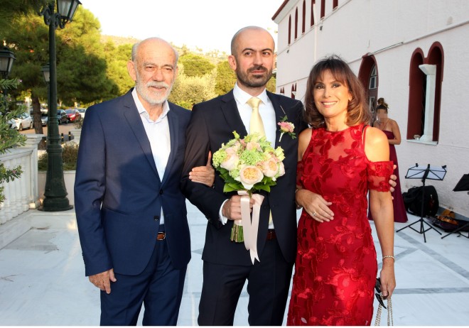 Ο Γιώργος Λιάνης και η Λιζέτα Νικολάου στον γάμο του γιου τους, Αλέξανδρου Λιάνη το 2018/ φωτογραφία NDP