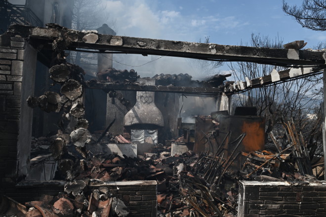 Μεγάλες καταστροφές από τη φωτιά στην Πάρνηθα/  Eurokinissi Τατιάνα Μπόλαρη