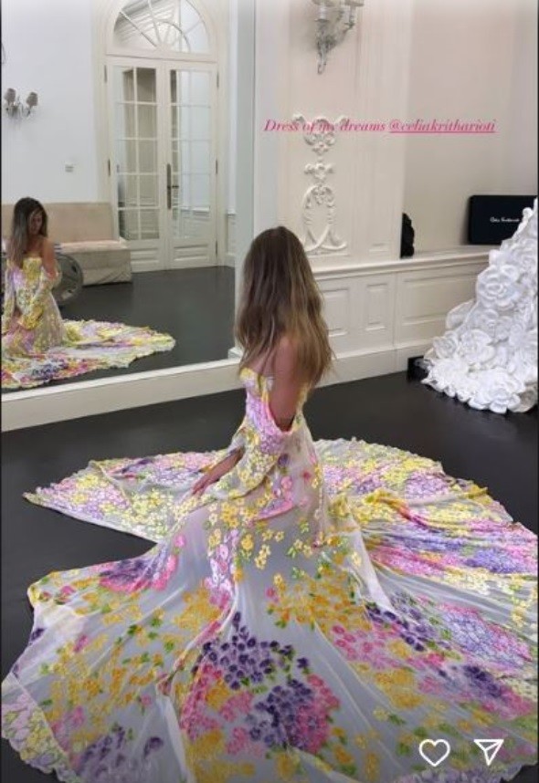 Αμαλία Κωστοπούλου: Φόρεσε το πιο iconic φόρεμα στο ατελιέ της Κριθαριώτη