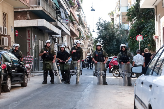 Επιχείρηση της αστυνομίας σε υπό κατάληψη κτίρια στην Αθήνα