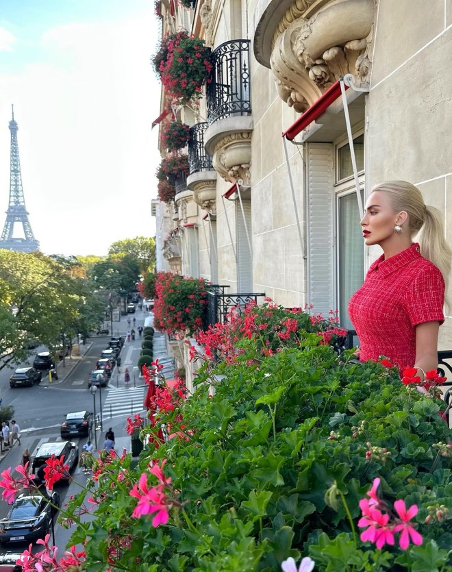 Κατερίνα Καινούργιου: Το άλμπουμ από το ταξίδι της στο Παρίσι