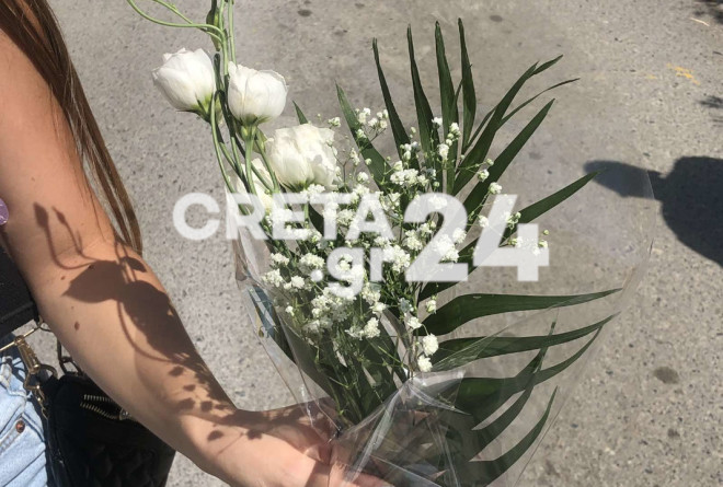 Κηδεία Κρήτη: Με λευκά λουλούδια αποχαιρέτησαν τον Αντώνη που σκοτώθηκε σε τροχαίο