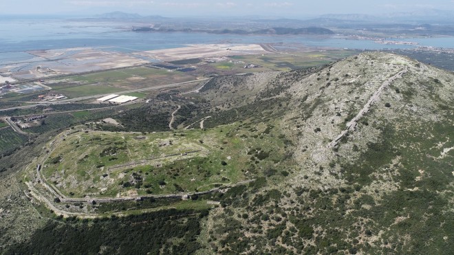 Aυγουστιάτικη Πανσέληνος: Η Φωτεινή Δάρρα  στο αρχαίο θέατρο της Πλευρώνας