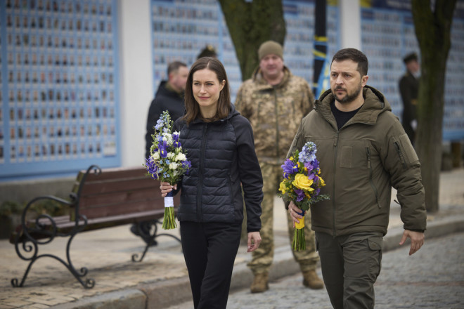 Η Σάννα Μαρίν με τον Ζελένσκι στην επίσκεψη στην Ουκρανία 