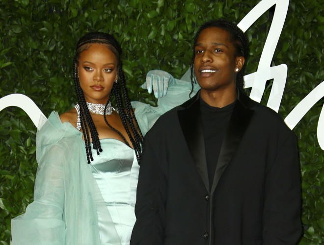 Η Rihanna και ο ASAP Rocky στα British Fashion Awards στο Λονδίνο το 2019 /Φωτογραφία AP Images/Joel C Ryan