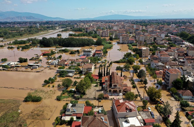 Εικόνα από την πλημμυρισμένη συνοικία του Άγιου Θωμά Λάρισας/ ΙΝΤΙΜΕ Κυδωνάς Γιώργος