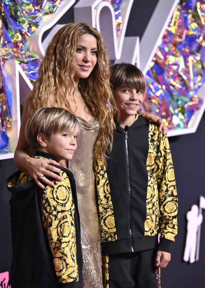 Η Shakira με τους γιους της στο MTV/ Photo by Evan Agostini/Invision/AP