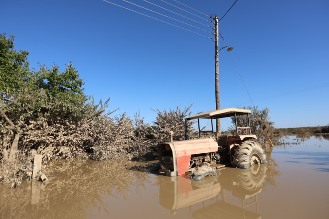 Πολλές πλημμυρισμένες περιοχές παραμένουν χωρίς νερό, ενώ τα νερά δεν έχουν υποχωρήσει εντελώς - Eurokinissi