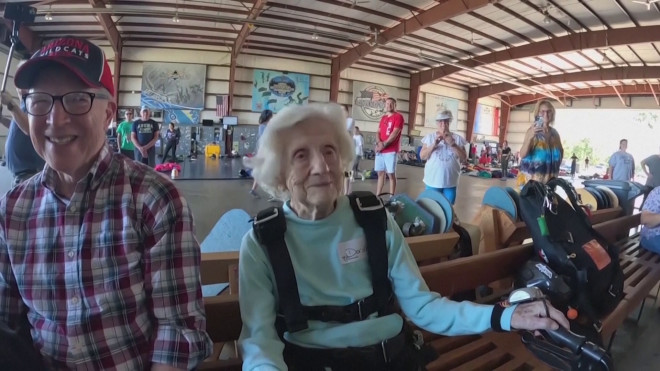 Ηλικιωμένη 104 ετών έκανε ελεύθερη πτώση