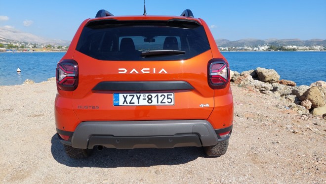 Το πίσω μέρος του νέου Dacia Duster 1.5 Blue dCi 4x4