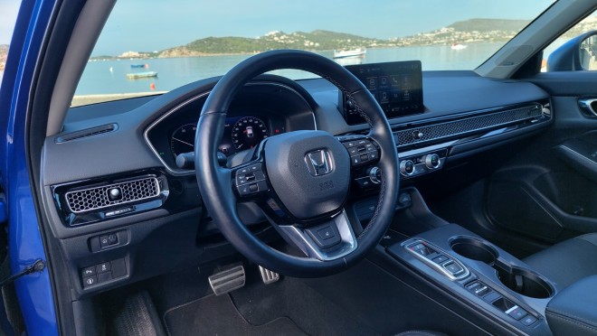 Το εσωτερικό του  Honda Civic e:HEV 