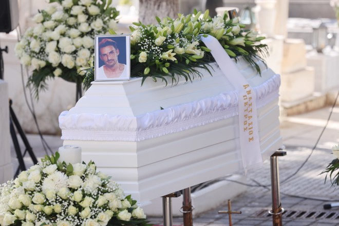 Αλέξανδρος Κομπόγιωργας: Θλίψη στην κηδεία του ηθοποιού