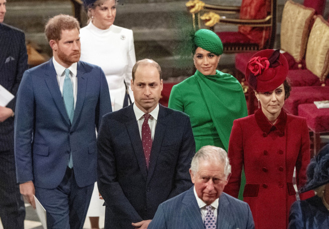 Bασιλιάς Κάρολος, πρίγκιπες Ουίλιαμ και Χάρι με τις συζύγους τους, το 2020/ Phil Harris/Pool via AP, File