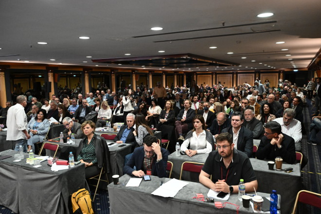 ΣΥΡΙΖΑ: Δε θα γίνει δημοψήφισμα - Αποχώρησε η Ομπρέλα, έμεινε η Αχτσιόγλου