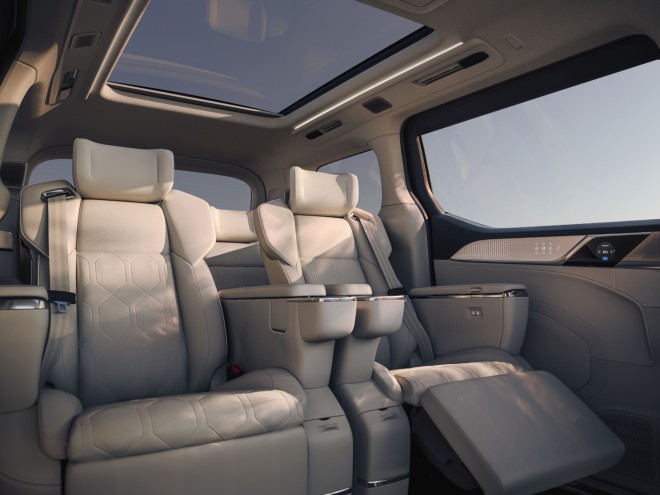 Το εσωτερικό του Volvo EM 90 