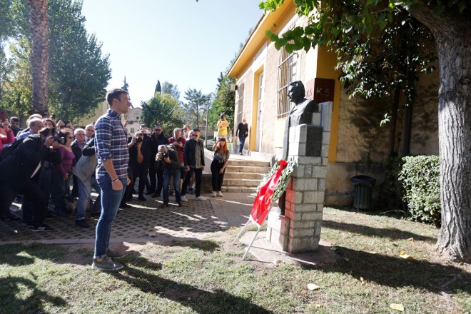 Κατάθεση στεφάνου από τον Στ. Κασσελάκη στο μνημείο του ΕΑΤ - ΕΣΑ για την επέτειο της εξέγερσης του Πολυτεχνείου     