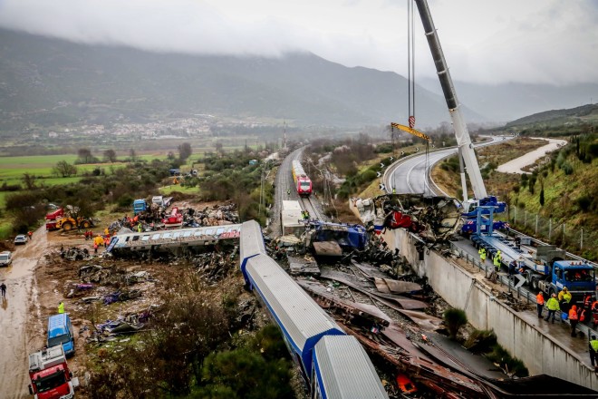 Τέμπη: Το σημείο του δυστυχήματος μετά τη σύγκρουση των τρένων 