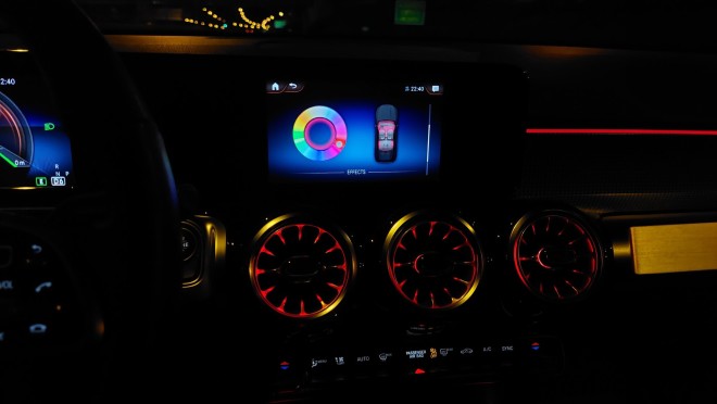 Η λειτουργία αλλαγής χρωματισμού εσωτερικού της Mercedes-Benz GLB 200 4MATIC