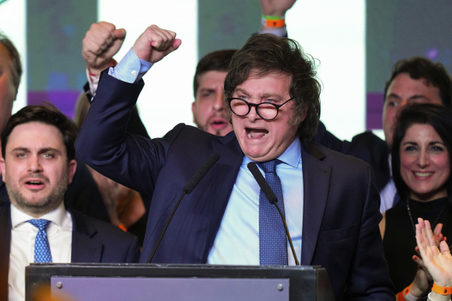 Ο 53χρονος άκρως φιλελεύθερος Χαβιέρ Μιλέι, θα είναι ο επόμενος πρόεδρος της Αργεντινής,
