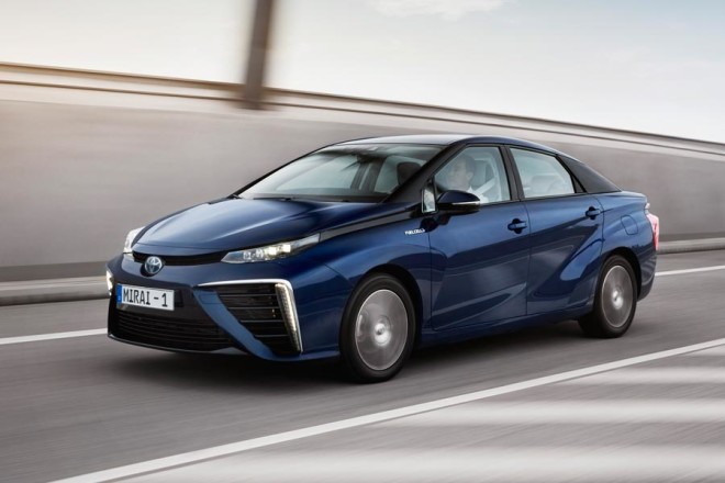 Toyota: Ηλεκτρικά αυτοκίνητα με υδρογόνο και μπαταρίες 