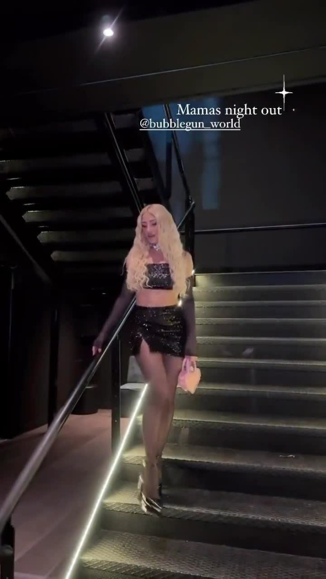 Η sexy εμφάνιση της Ιωάννας Τούνη στην πρεμιέρα του Κωνσταντίνου Αργυρού