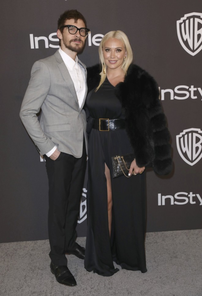 Η Χίλαρι Νταφ με τον σύζυγό της Μάθιου Κόμα σε event στο Λος Άντζελες το 2019