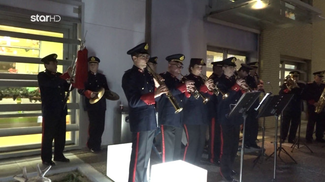 ΕΛΠΊΔΑ: Χριστουγεννιάτικες μελωδίες έπαιξε η μπάντα του Πολεμικού Ναυτικού