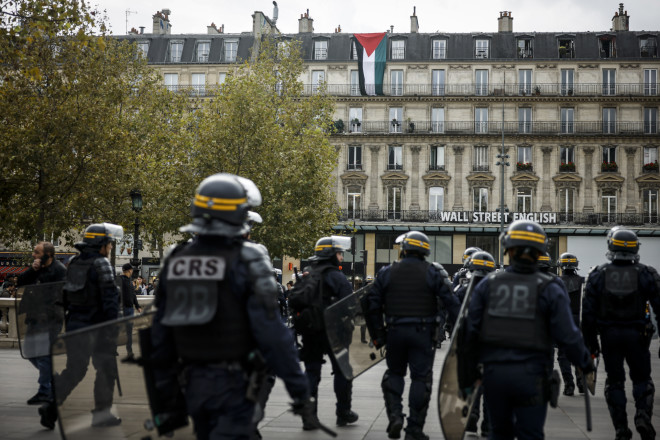 Παρίσι: Αστυνομία και στρατός στους δρόμους υπό τον φόβο τρομοκρατικού χτυπήματος