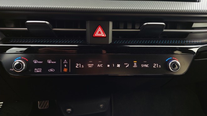 Το πάνελ διακοπτών του Kia EV6 GT-Line AWD 325 Long Range 